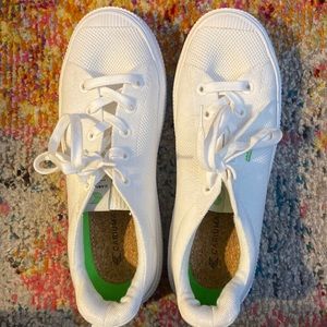 Cariuma Shoes. Women’s size 10.